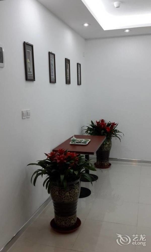 Hanting Express Qingdao South Chongqing Road Kültér fotó